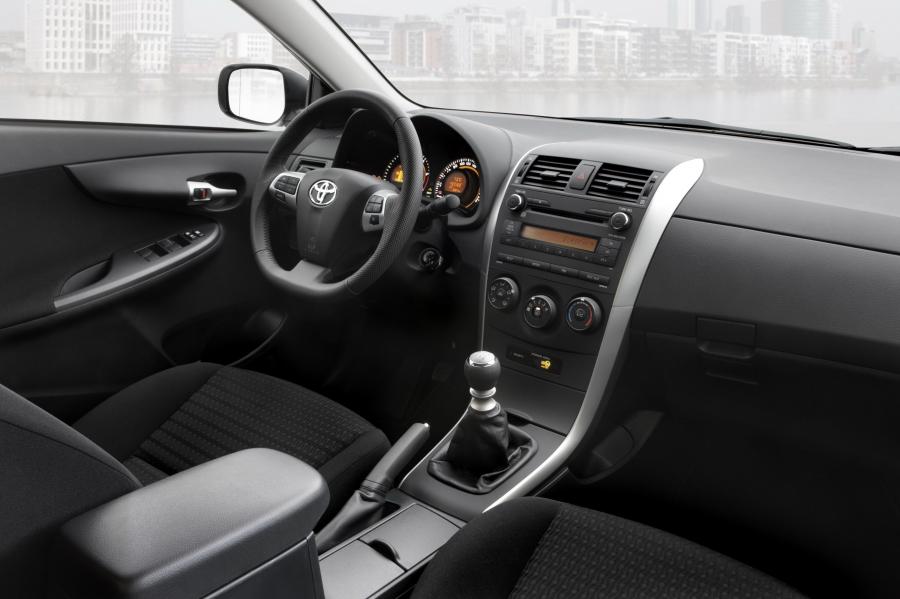  Toyota Corolla 2011 года  (фото 17 из 76)